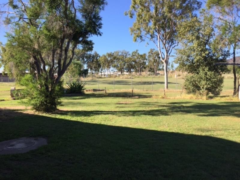 998-1002 Yaamba Road, Parkhurst QLD 4702